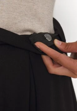 Anna Field Plooirok - Black -Anna Field Boutique 0a595e0492054f1db9f62bb080a1285c