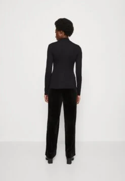 Anna Field Longsleeve - Black 10 Anna Field Longsleeve - Black -Anna Field Boutique 0f084bfde22c4bd9b9504226bde2f640