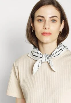 Top Skirt Set - Kokerrok - 003 - Off-White 14 Top Skirt Set - Kokerrok - 003 - Off-White -Anna Field Boutique 17d77307363e48c6bd680b42cdfb7bf7