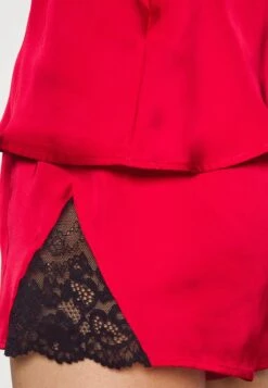 Anna Field 4 Piece Gift Set - Pyjama - Black/Red 24 Anna Field 4 Piece Gift Set - Pyjama - Black/Red -Anna Field Boutique 1b05099bd812403a89fd3d29c3729797