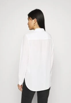 Anna Field Basic Blouse With Front Pockets - Overhemdblouse - Offwhite -Anna Field Boutique 25b2dcdd81114e48bf79bfc23d5bd020