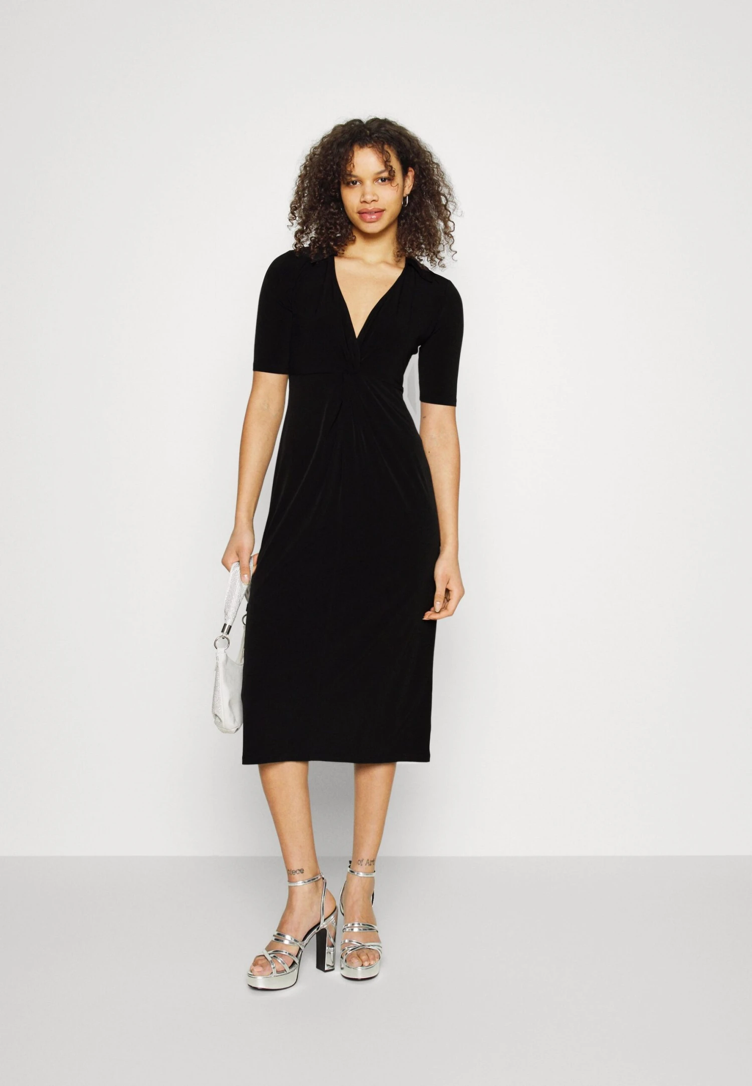 Center Front Knot Low Midi Dress - Jurk - Black 4 Center Front Knot Low Midi Dress - Jurk - Black - Afbeelding 2