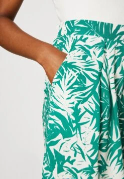 Anna Field Shorts - Green/Off White 11 Anna Field Shorts - Green/Off White -Anna Field Boutique 4891f9cef8aa4d279a31c6a0450a8b64