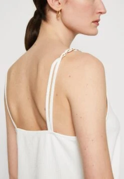 Anna Field Top - Off-White 13 Anna Field Top - Off-White -Anna Field Boutique 4b323f7cfd4744708aece2b956328685