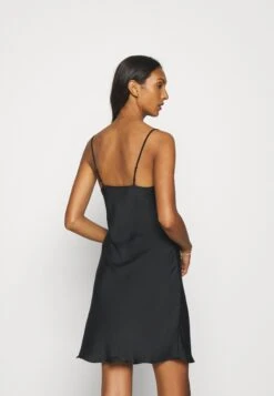 Anna Field Hammered Satin Nightie - Nachtjapon - Black 11 Anna Field Hammered Satin Nightie - Nachtjapon - Black -Anna Field Boutique 582eef8b55cc48b49fe9b0e88e2892d9