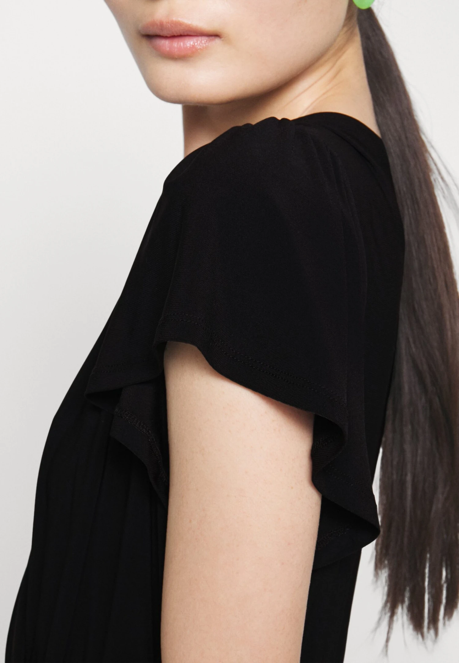 Frilled Cap Sleeves Flared Dress - Jerseyjurk - Black 7 Frilled Cap Sleeves Flared Dress - Jerseyjurk - Black - Afbeelding 5