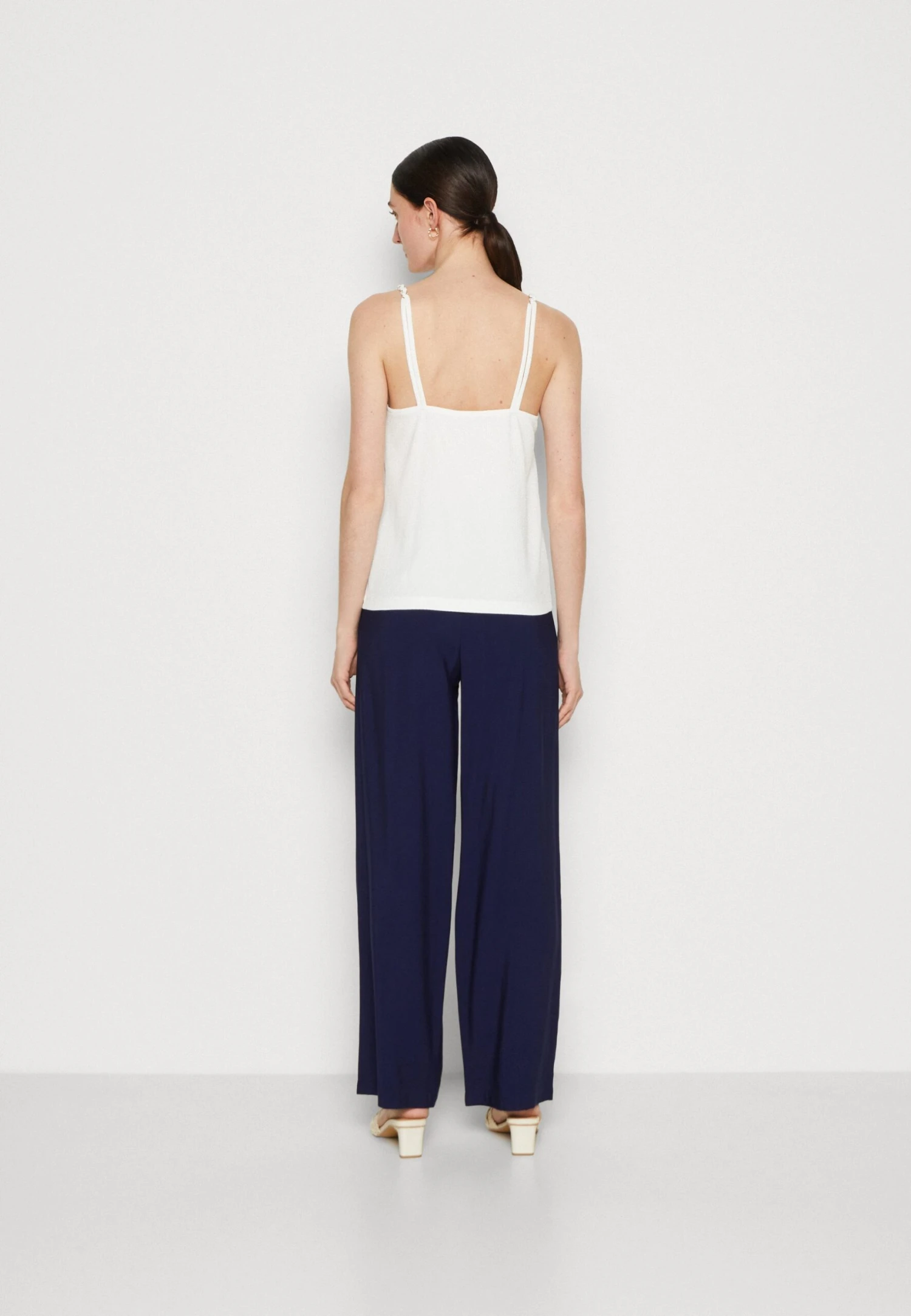 Anna Field Top - Off-White 5 Anna Field Top - Off-White - Afbeelding 3