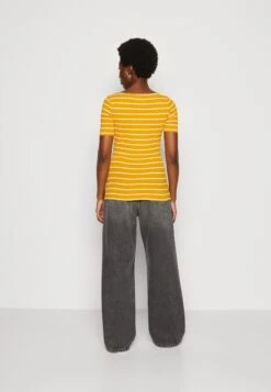 Anna Field T-Shirt Print - Dark Yellow/White -Anna Field Boutique 6266442cd1aa4081b5fa7a1857bda977