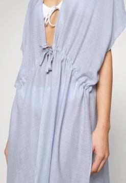 Anna Field Printed Short Kimono / 606 - Khaki_003 - Off-White - Strandaccessoire - 502 - Blue 11 Anna Field Printed Short Kimono / 606 - Khaki_003 - Off-White - Strandaccessoire - 502 - Blue -Anna Field Boutique 641e145d8ffb484d8fedef2a26e13426