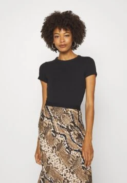 Anna Field 2 Pack - T-Shirt Basic - White/Black 13 Anna Field 2 Pack - T-Shirt Basic - White/Black -Anna Field Boutique 6be78dc0fc6f4f2fa77c4ba07785597b