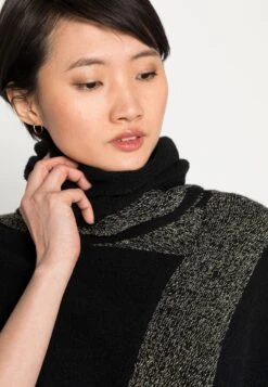 Anna Field Poncho - Black / Gold 11 Anna Field Poncho - Black / Gold -Anna Field Boutique 6fcd65bf26b14654ad581eeb1f69b3b2