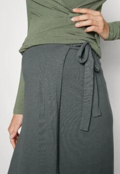Maternity Basic Midi Skirt- Kokerrok - Light Green 11 Maternity Basic Midi Skirt- Kokerrok - Light Green -Anna Field Boutique 966ca3a490b643babb058a6ad02875e0