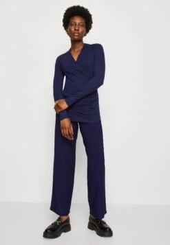 Anna Field Longsleeve - Dark Blue 10 Anna Field Longsleeve - Dark Blue -Anna Field Boutique a88556ec8cf440309f8cb6909dfd7c85