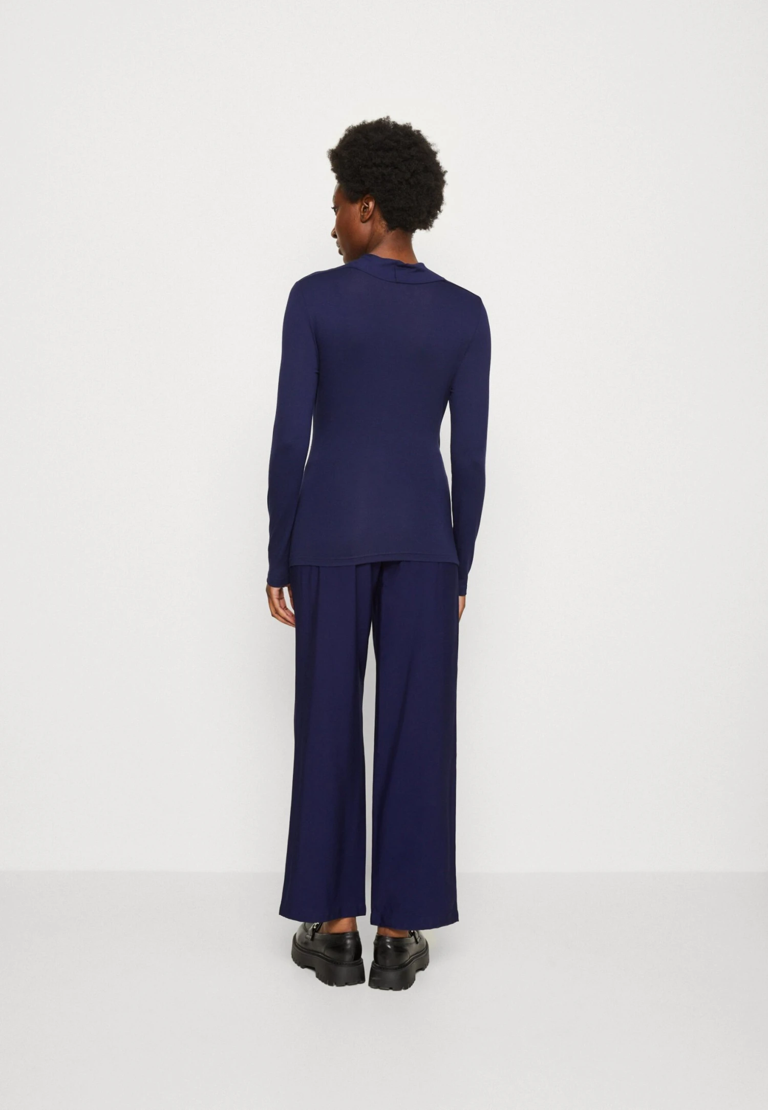 Anna Field Longsleeve - Dark Blue 4 Anna Field Longsleeve - Dark Blue - Afbeelding 3