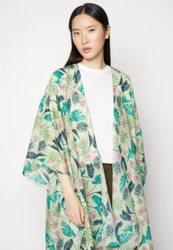 Anna Field Poncho - Green 11 Anna Field Poncho - Green -Anna Field Boutique b0331e130e894a549ec1fe86bdedb068
