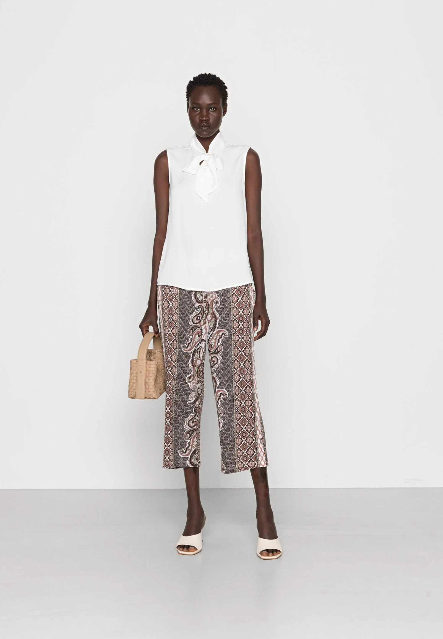 Anna Field Top - White 4 Anna Field Top - White - Afbeelding 2