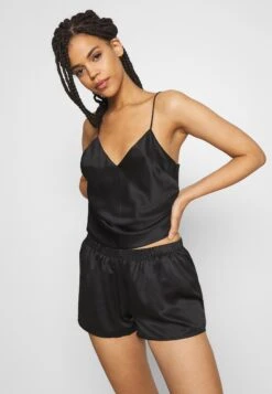 Anna Field Simple Satin Short Set - Pyjama - Black -Anna Field Boutique bf9abd9ea6a24dcb9383c9f8cd7f5605