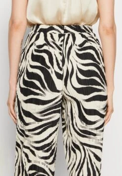 Anna Field Broek - Black/Off-White 13 Anna Field Broek - Black/Off-White -Anna Field Boutique c21ccce7d3134ebfad5a7bcfc7a2f5a4