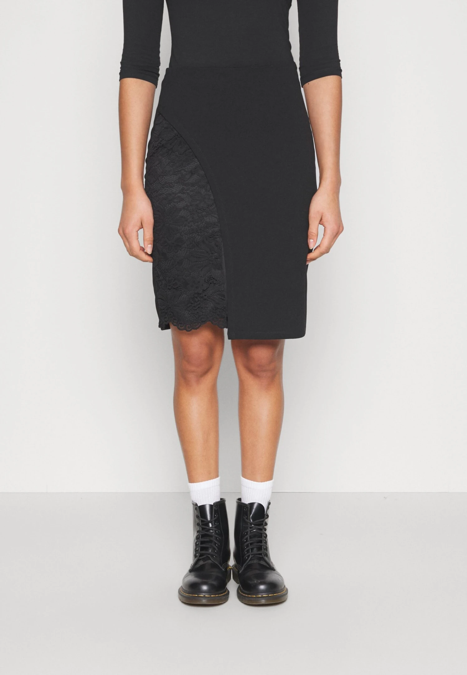 Panel Asymmetric Skirt - Minirok - Black 3 Panel Asymmetric Skirt - Minirok - Black