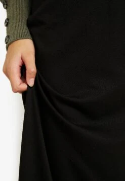 Maxirok - Black -Anna Field Boutique e3e924a5764c4615a5521ba33d9fb165