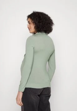 Circ Nursing Wrap Over Long Sleev - Longsleeve - Light Green -Anna Field Boutique ea2b524532294d7fb6a7dfde59186b11