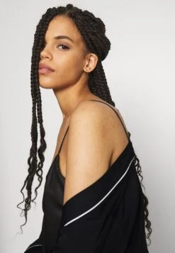 Anna Field Amanda Satin Dressing Gown - Badjas - Black -Anna Field Boutique eed1478cfddd45b9a2232895a3abc79a