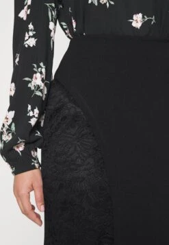 Panel Asymmetric- Minirok - Black 11 Panel Asymmetric- Minirok - Black -Anna Field Boutique ef5785e4b90142c39fc5864c37828dea